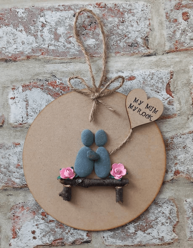 Personalised Wooden Plaque - "My Mum, My Rock" with Pebble People on Bench & Heart Balloon - Unique Mother's Day, Birthday, Christmas gift