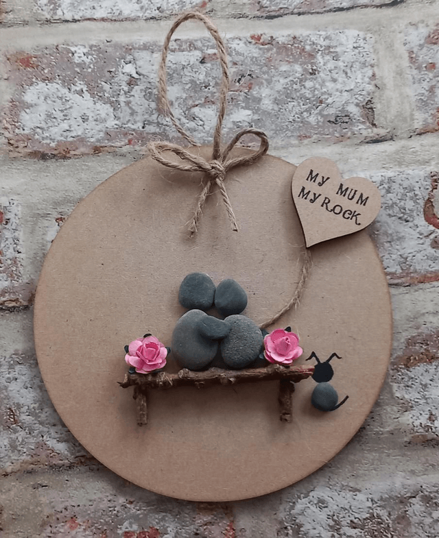 Personalised Wooden Plaque - "My Mum, My Rock" with Pebble People on Bench & Heart Balloon - Unique Mother's Day, Birthday, Christmas gift