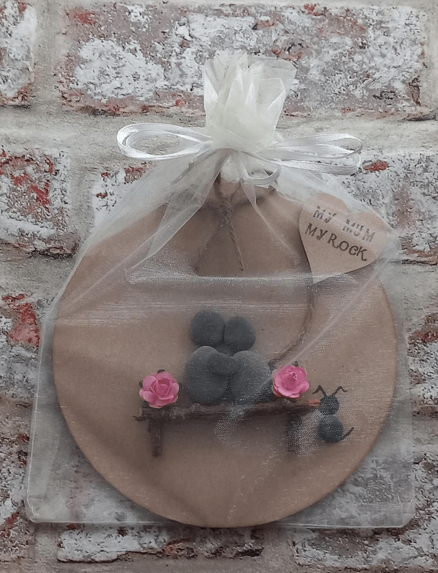 Personalised Wooden Plaque - "My Mum, My Rock" with Pebble People on Bench & Heart Balloon - Unique Mother's Day, Birthday, Christmas gift