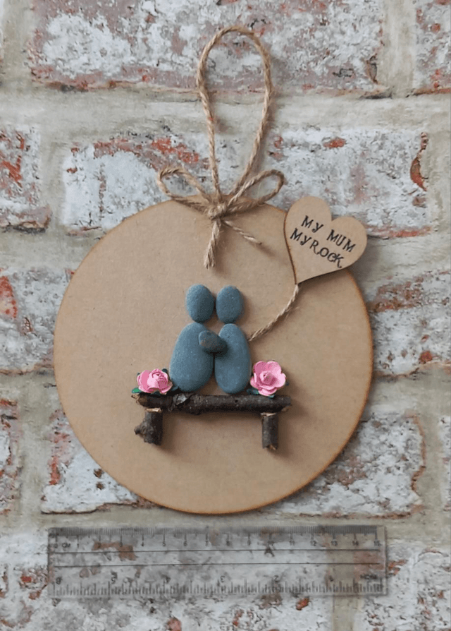 Personalised Wooden Plaque - "My Mum, My Rock" with Pebble People on Bench & Heart Balloon - Unique Mother's Day, Birthday, Christmas gift