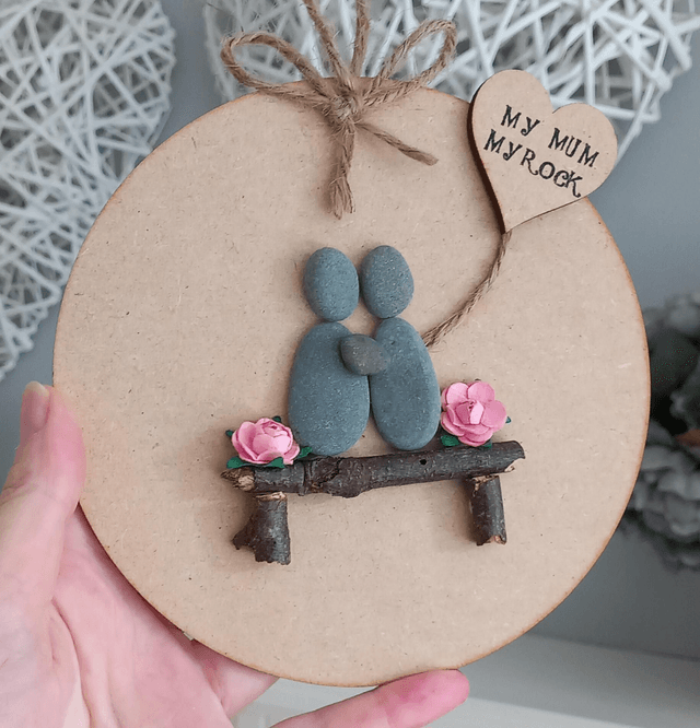 Personalised Wooden Plaque - "My Mum, My Rock" with Pebble People on Bench & Heart Balloon - Unique Mother's Day, Birthday, Christmas gift
