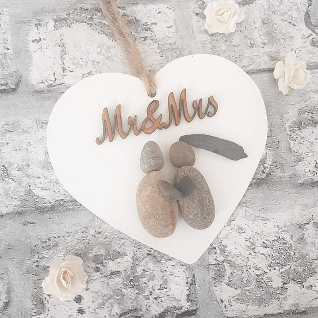 Mr & Mrs pebble couple | Wedding gift | Hanging heart